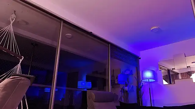 mandi4pole_ Live XXX-Chat