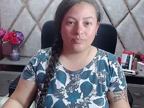 Sarah_Boobs_ Chat XXX live