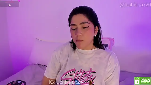 lucy26_ লাইভ XXX চ্যাট