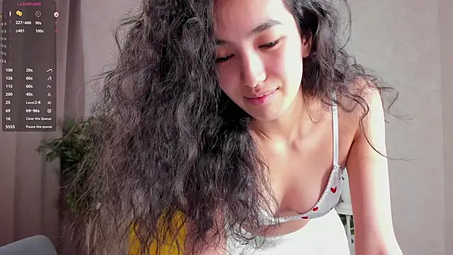 แชท XXX สดของ FlirtyAura