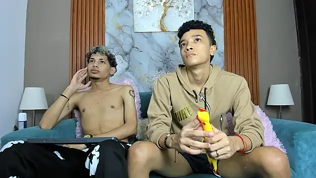 Chat XXX en directo de YOUNG_BOYS_HELL