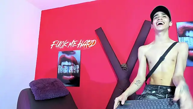 Chat XXX en directo de SKYN_MAN