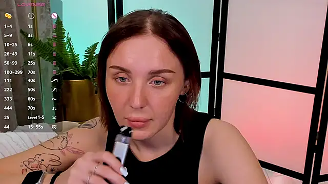 LianaFord's Live XXX Chat