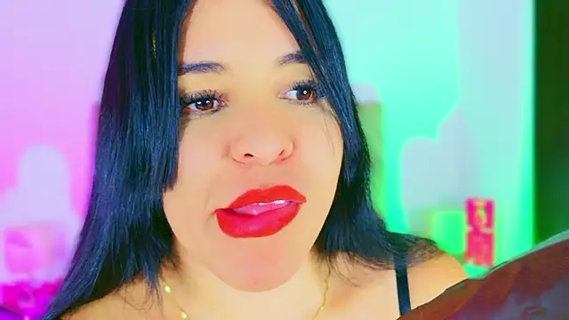 CharlootteEvans' Live XXX Chat