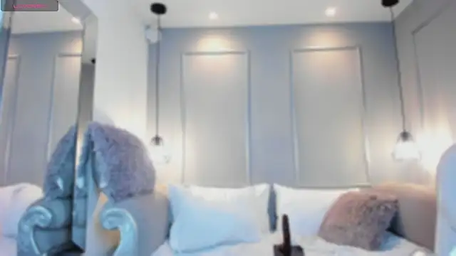 Онлайн чат XXX MiaSmit_