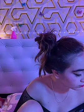 MelanyyJhonson15 Adlı Modelin Canlı XXX Sohbeti