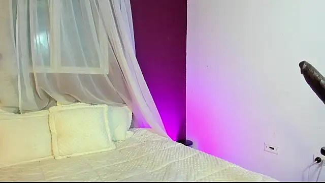 Nicole_Brown1126 网络视讯表演