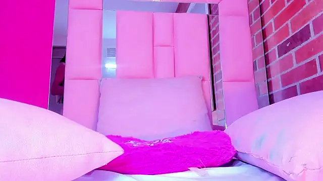 Baby_doll_XOXOn Webbikameraesitys