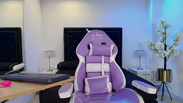 Amber__rouge Adlı Modelin Canlı XXX Sohbeti