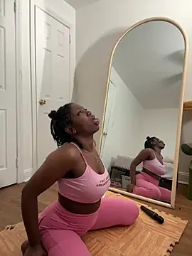 mochamimi: διαδικτυακό σόου στην κάμερα