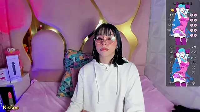 NaniiSisy Chat XXX in diretta