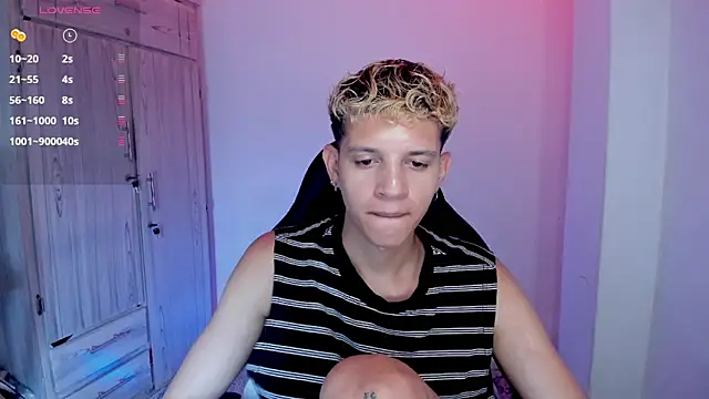 tylernova 在線直播表演