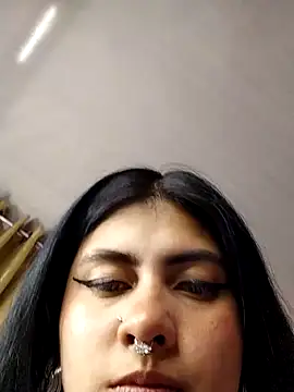 Emmyxxx: онлайн-секс-чат