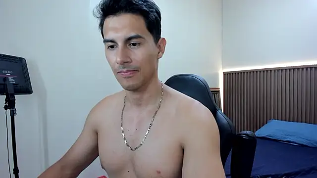 Show modela Mike_Conors na web-kameri