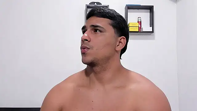 noah_belami Show Webcam