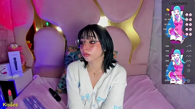 NaniiSisy: онлайн-секс-чат