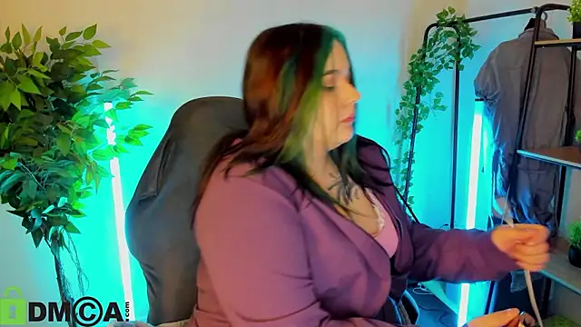 Mia_R0ss Chat XXX in diretta