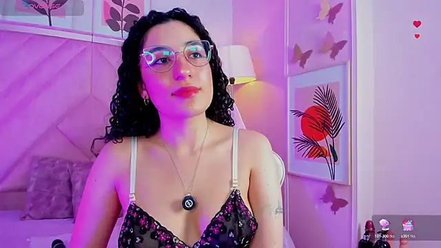 DemiJones_ Adlı Modelin Canlı XXX Sohbeti