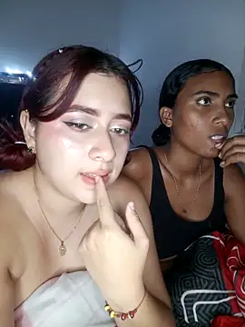 Chloe_Sky_love লাইভ XXX চ্যাট