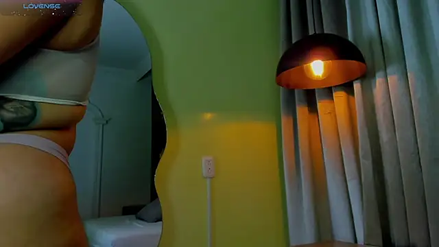 lia_sexx19 Live XXX-chat