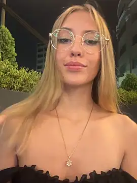 Chat +18 de fanyabbey ao vivo