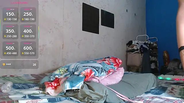 Ganda_Kai: διαδικτυακό σόου στην κάμερα