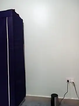 EmmaMiaa: онлайн-секс-чат