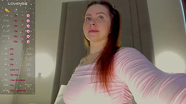 MikaBloom élő XXX-chatje