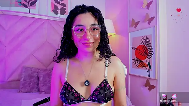 Chat XXX en directo de DemiJones_