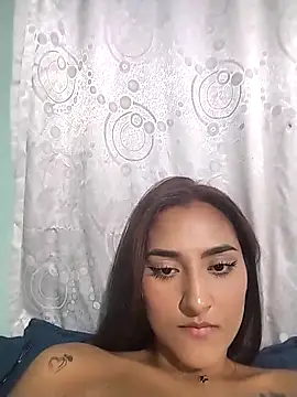 Chat +18 de emilyvalencia_1 ao vivo