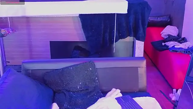 nova_salvatore Show Webcam