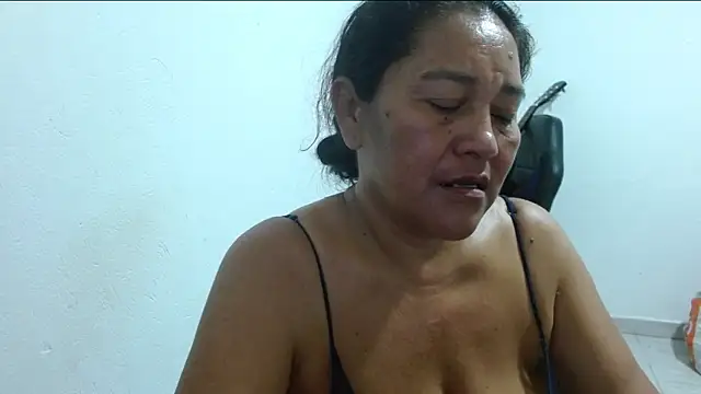 Chat +18 de katia_mature ao vivo