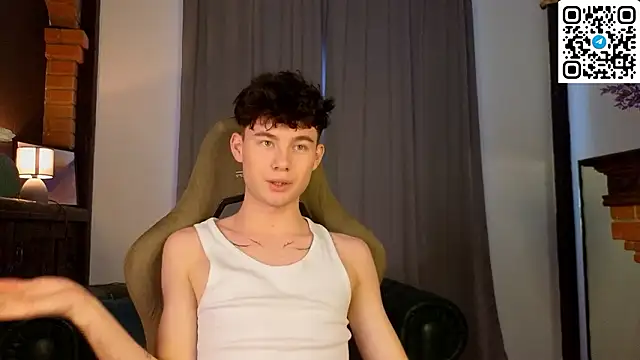 Cute_Mike webcam show