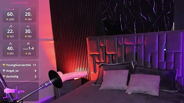 Emberrvelvet Show in webcam