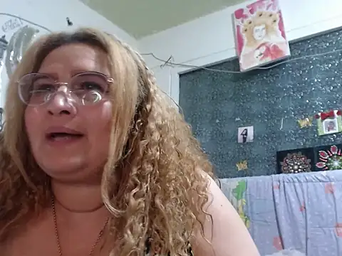 Perla1981--n Live XXX chat