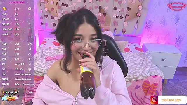 Chat XXX en directo de MARIANA_TAY1