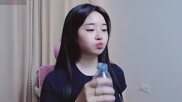 Miu-999 Adlı Modelin Canlı XXX Sohbeti