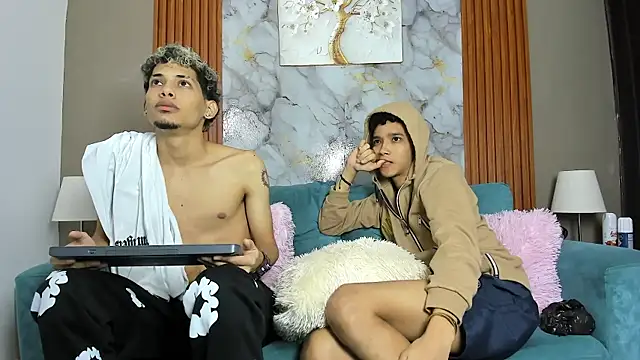 Chatroom XXX en direct de YOUNG_BOYS_HELL