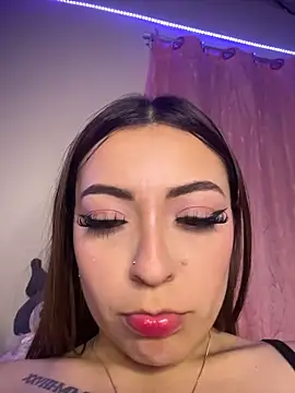 ailen_wood Adlı Modelin Canlı XXX Sohbeti