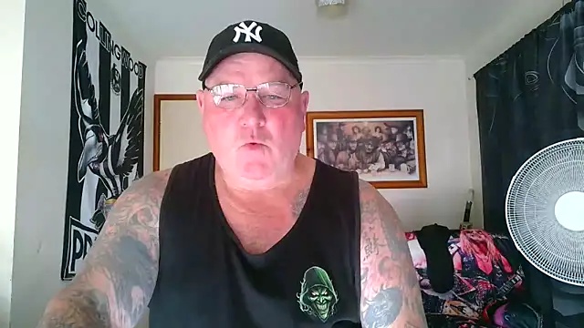 KINKYBLUEYES69 webcam show