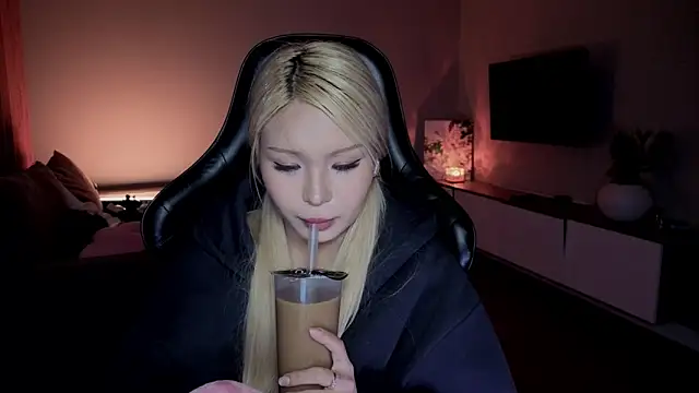 Chat +18 de RileyMee ao vivo