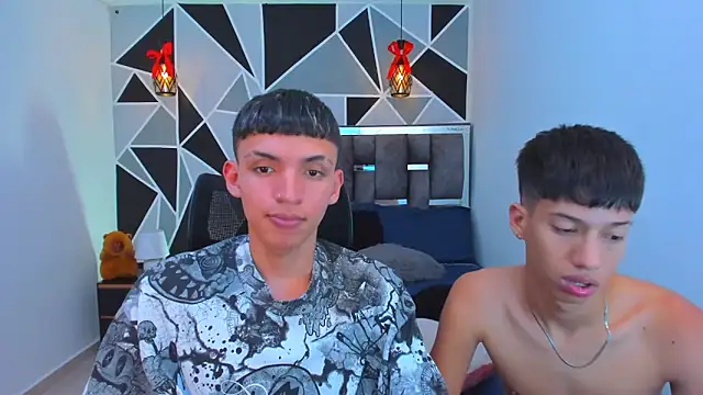 Онлайн чат XXX Juan_Nd_Steven