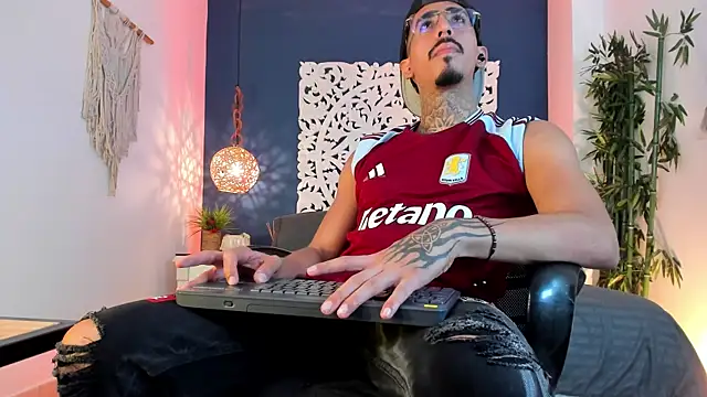 Chatroom XXX en direct de Donovan_Desmond