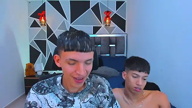 Juan_Nd_Steven Live XXX-Chat