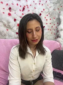 SkarletJhonson_ লাইভ XXX চ্যাট