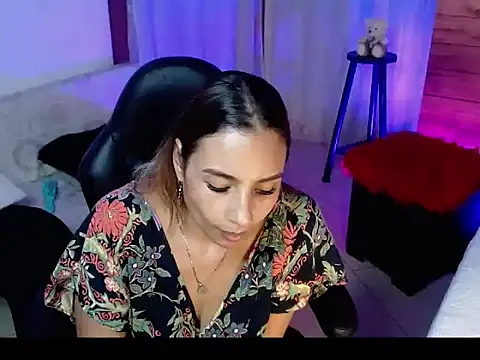 mykaelahoneyn Live XXX chat