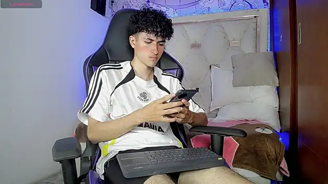 johnny_cagee Chat XXX live