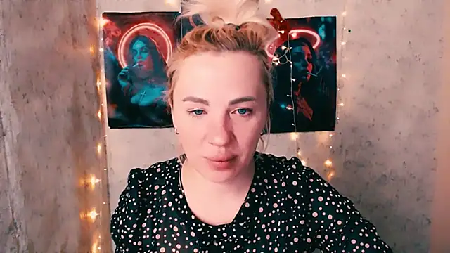 XXX chat uživo modela EmmaCat_