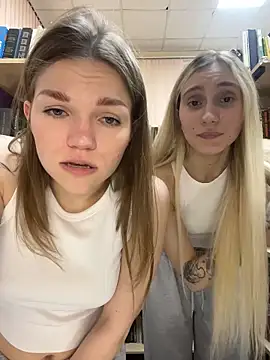 StreetSquirt Live XXX Chat