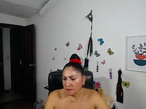 XXX chat uživo modela mature_bigboobs10